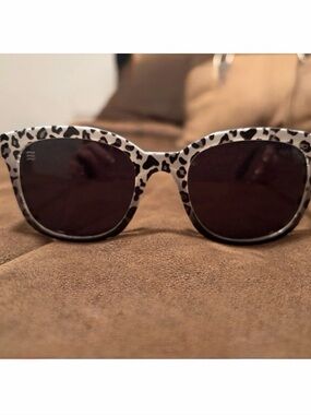 Neven NEW Women’s black and White Leopard Print Sunglasses